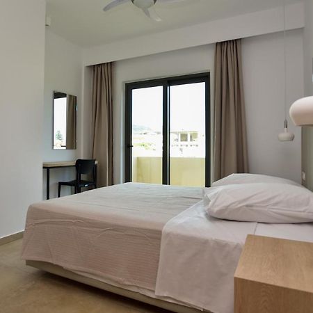 Rosemary Apartments Palaiochora Ngoại thất bức ảnh