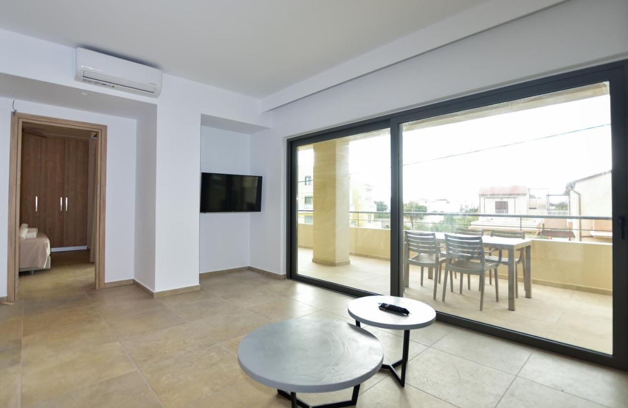 Rosemary Apartments Palaiochora Ngoại thất bức ảnh