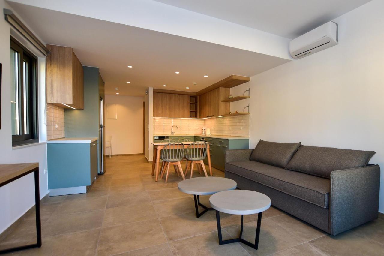 Rosemary Apartments Palaiochora Ngoại thất bức ảnh