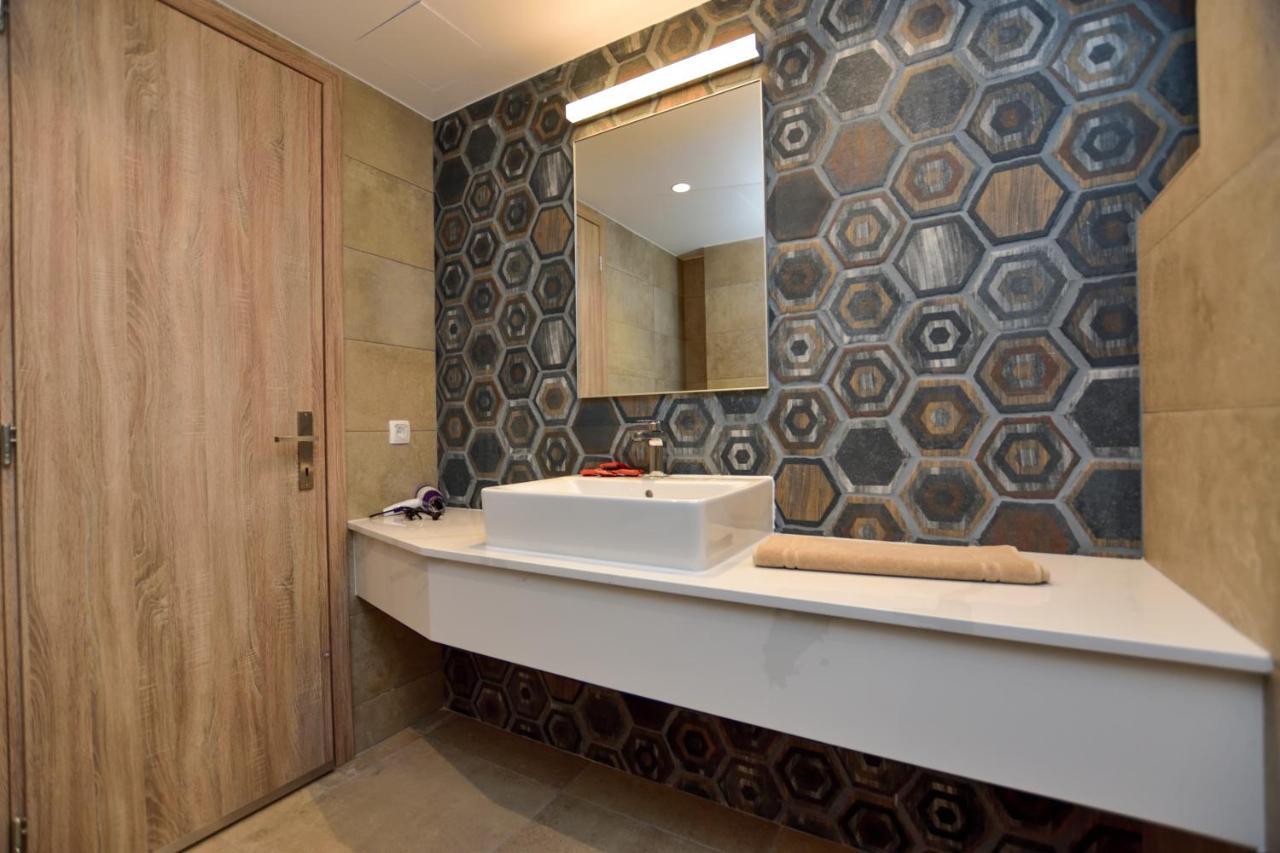 Rosemary Apartments Palaiochora Ngoại thất bức ảnh