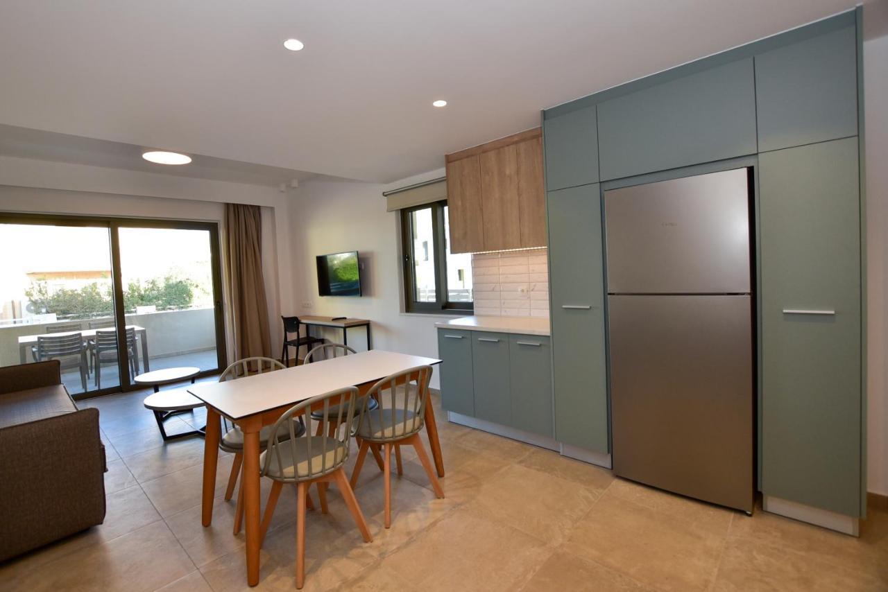 Rosemary Apartments Palaiochora Ngoại thất bức ảnh